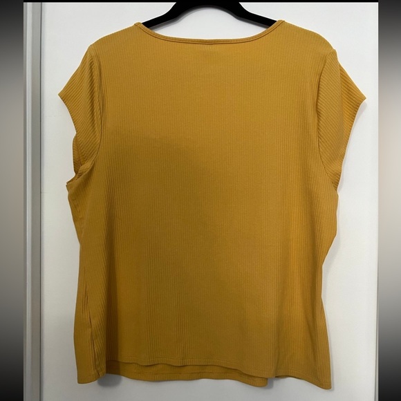 Old Navy Sweetheart Rib-Knit T-Shirt - Picture 3 of 5